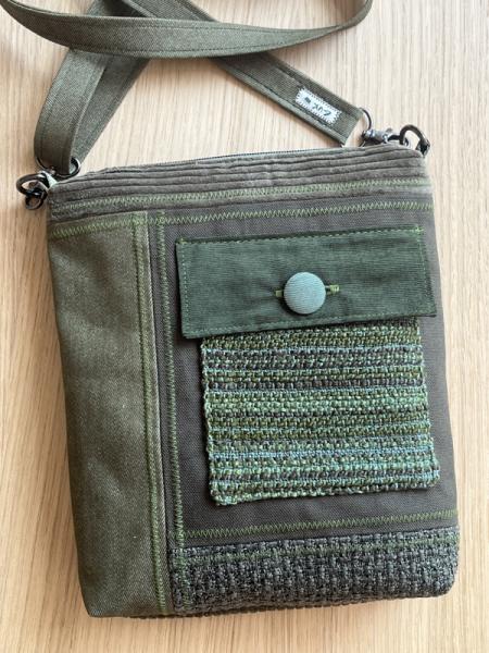 "Flickenwerk II mit Tasche" - GRÜN-MINT